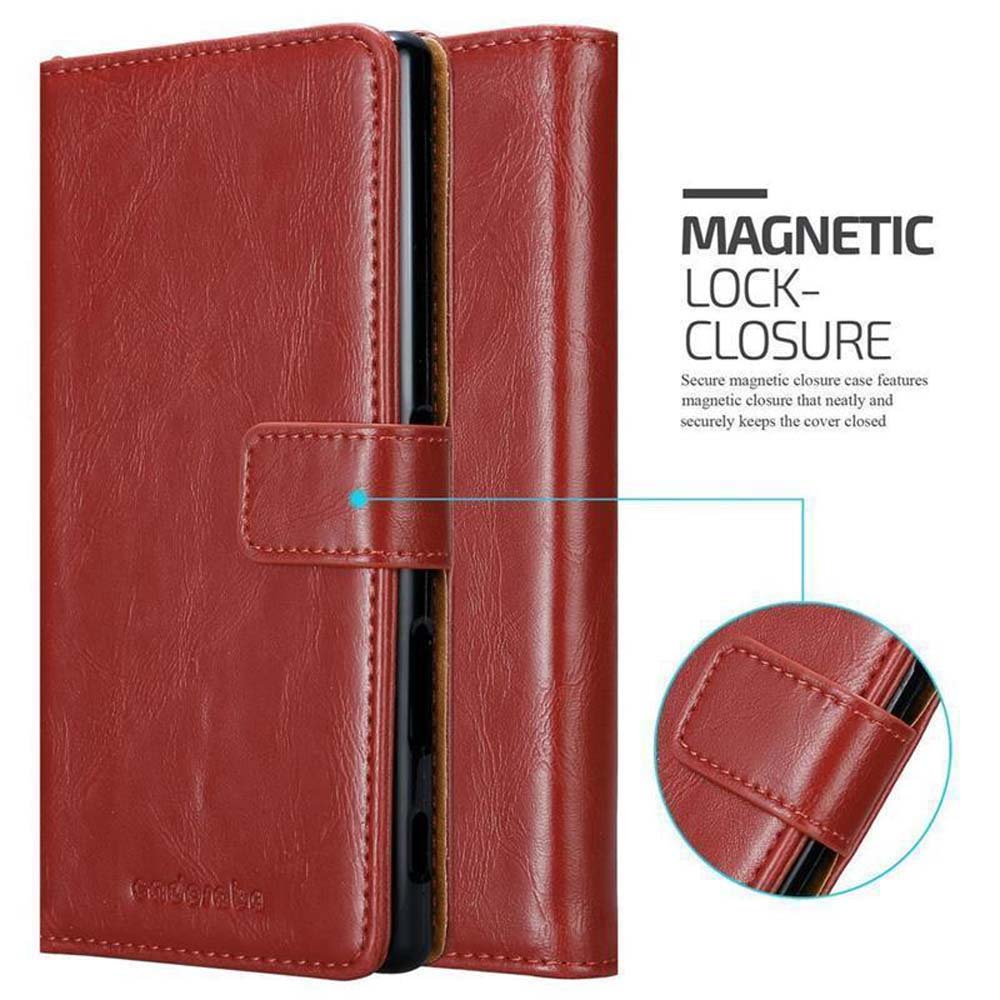 Funda roja para teléfono con diseño de cierre magnético, mostrando la funda y el teléfono juntos.