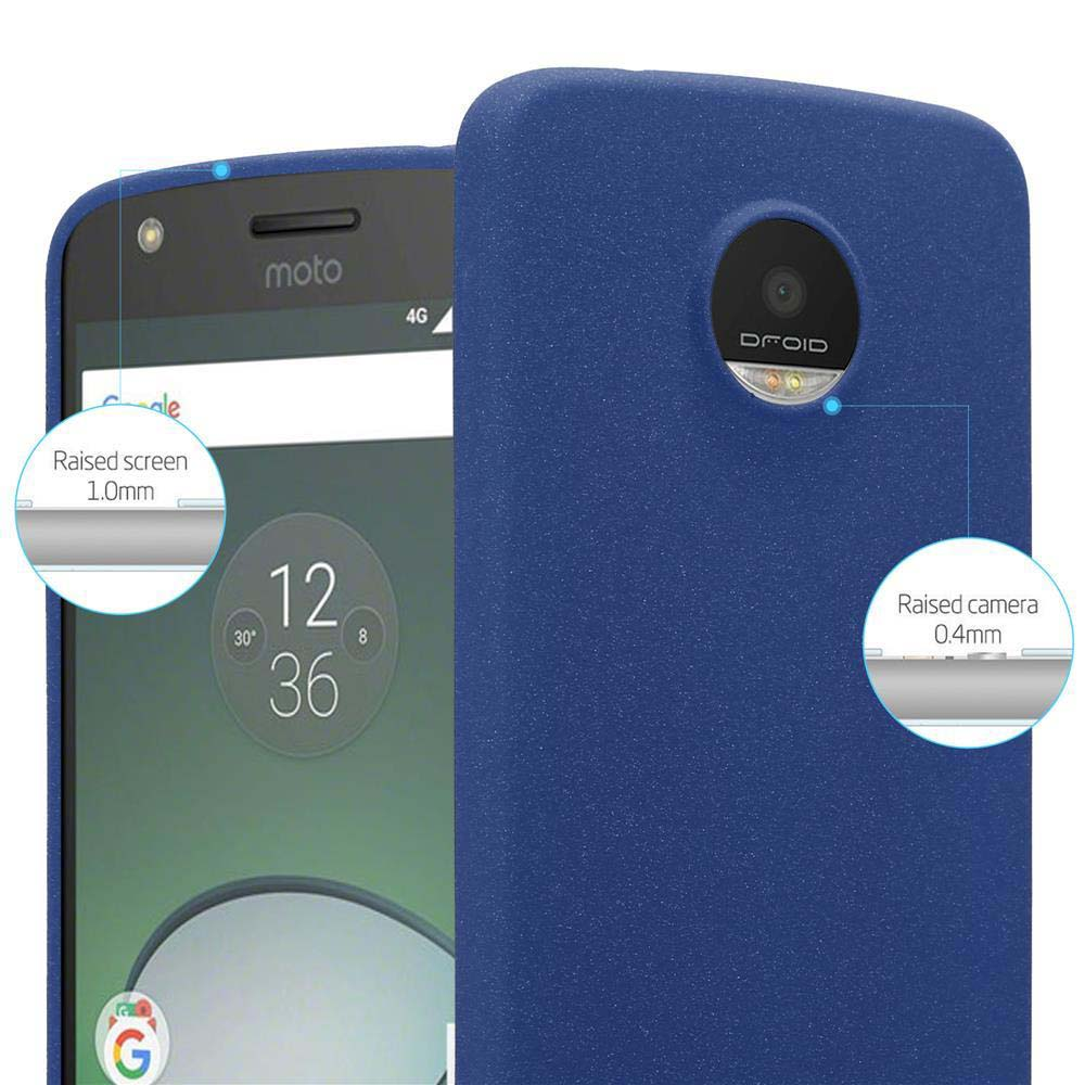 Custodia blu per telefono, primo piano. Il telefono ha una fotocamera e la parola 'moto'. Lo schermo mostra l'ora.