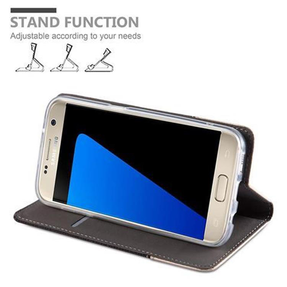 Telefono in custodia, impostato come supporto, con funzione di supporto, regolabile in base alle esigenze.