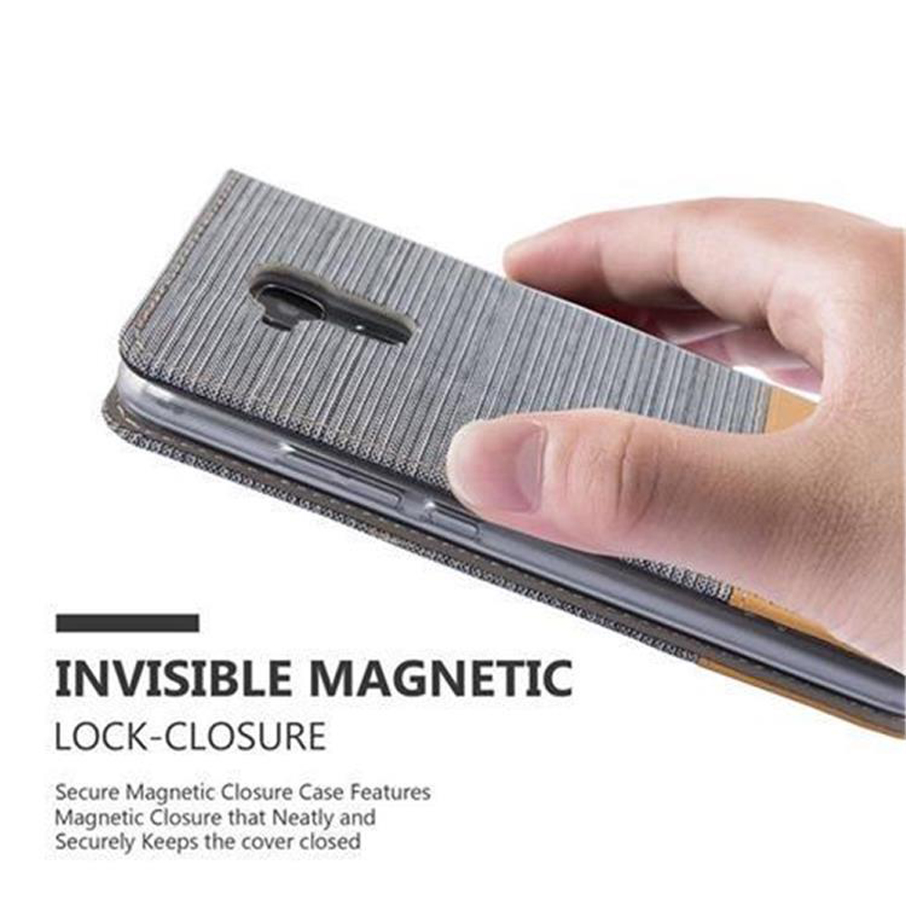 Una mano tiene una custodia per telefono chiusa. Testo: 'INVISIBLE MAGNETIC LOCK-CLOSURE' e descrive la funzione.