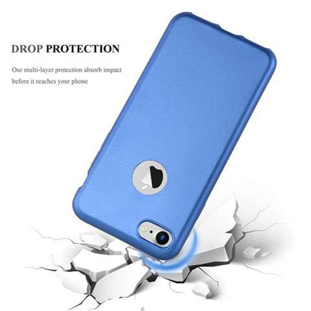 Una custodia blu per telefono con telefono all'interno, su una superficie incrinata, che mostra la protezione dalle cadute.