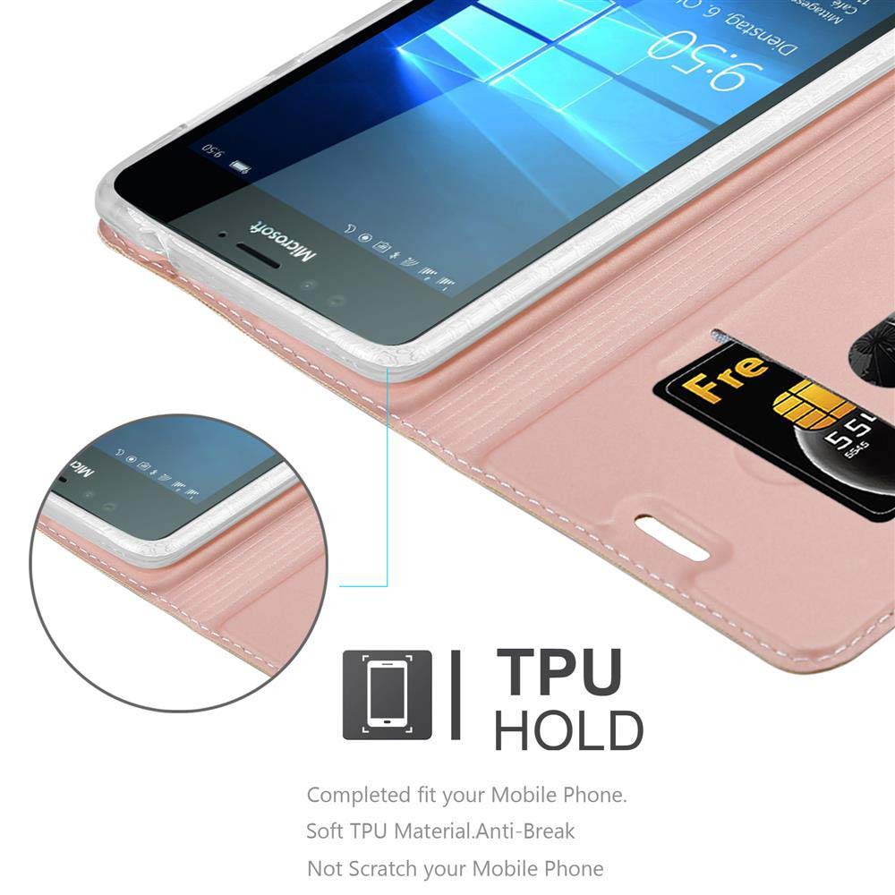 Teléfono en funda rosa, con tarjeta visible.