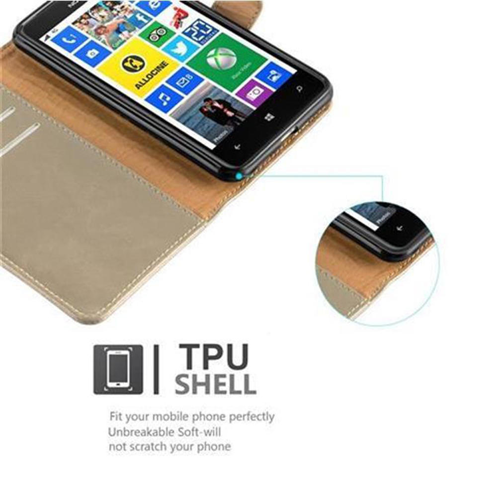 Funda con teléfono dentro, sobre superficie blanca. Texto: Carcasa de TPU.