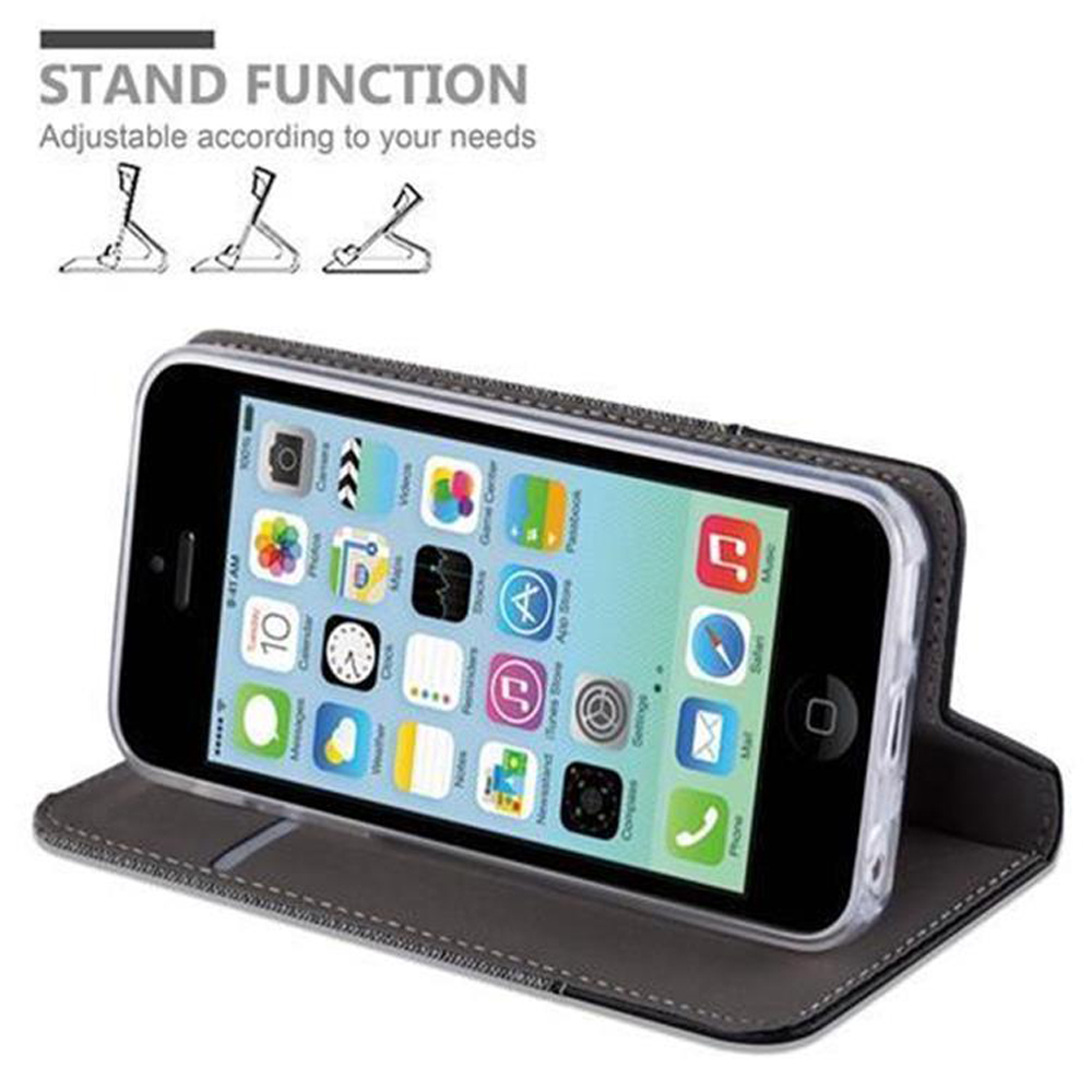 Teléfono en funda con soporte, abierto. La pantalla muestra aplicaciones y hora. Texto: Función de soporte.