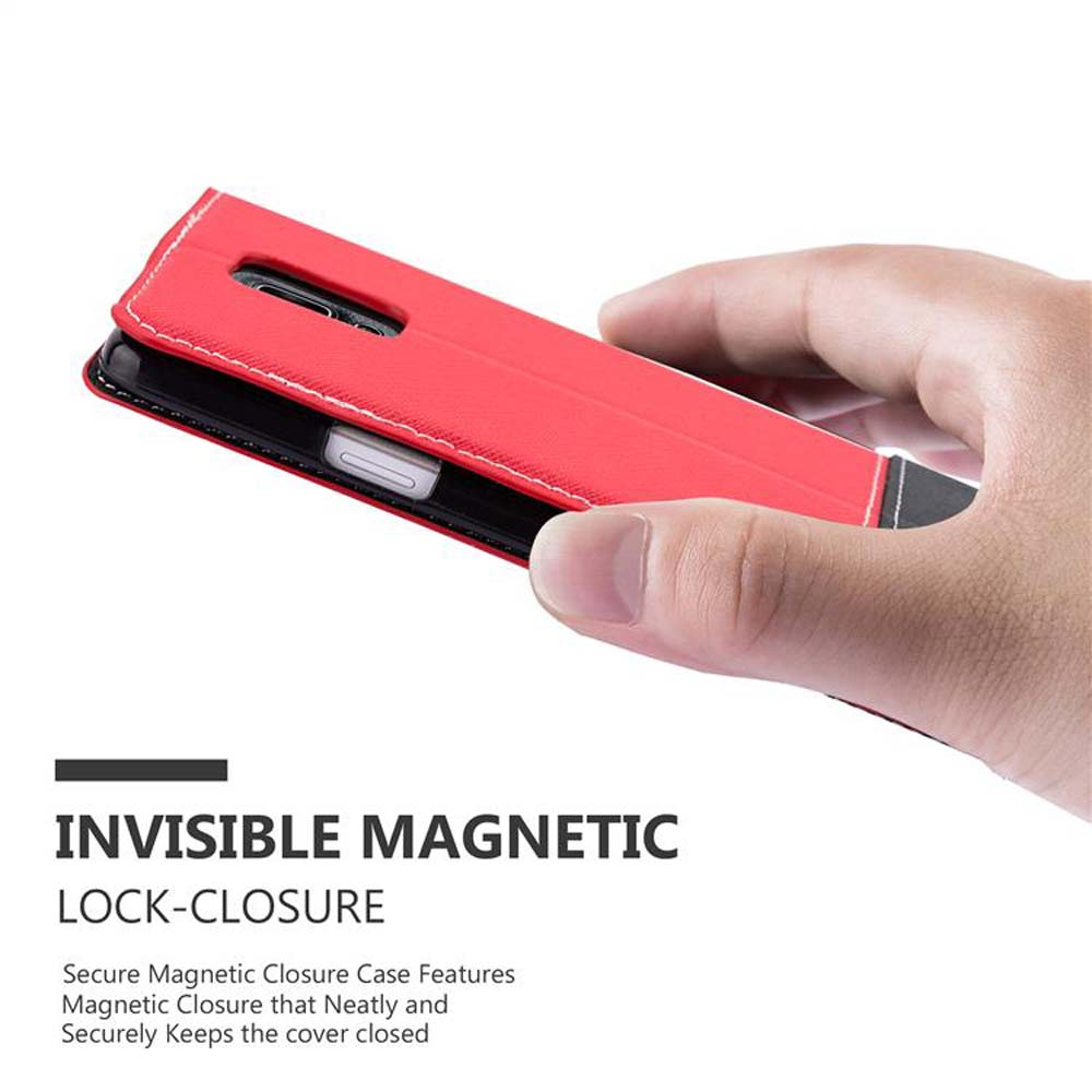 Custodia per telefono rossa con chiusura magnetica e una mano che la tiene aperta.
