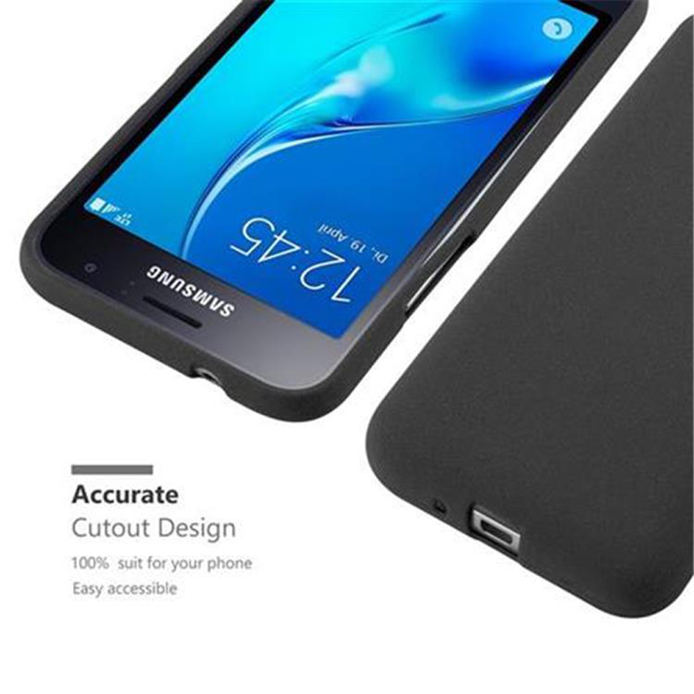 Telefono nero nella custodia. Design accurato. Il display mostra 12:45.