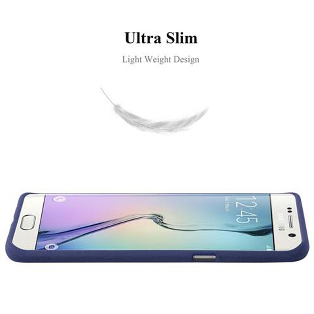 Un telefono in una custodia blu, con un grafico a forma di piuma sopra e l'ora 12:45 visualizzata sullo schermo.