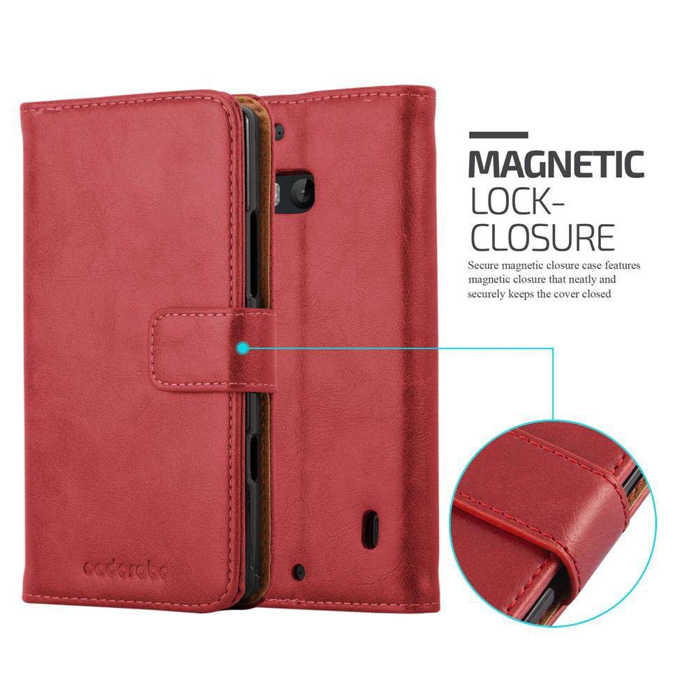Funda de teléfono roja, cerrada, con cierre magnético y nombre de marca, con broche.