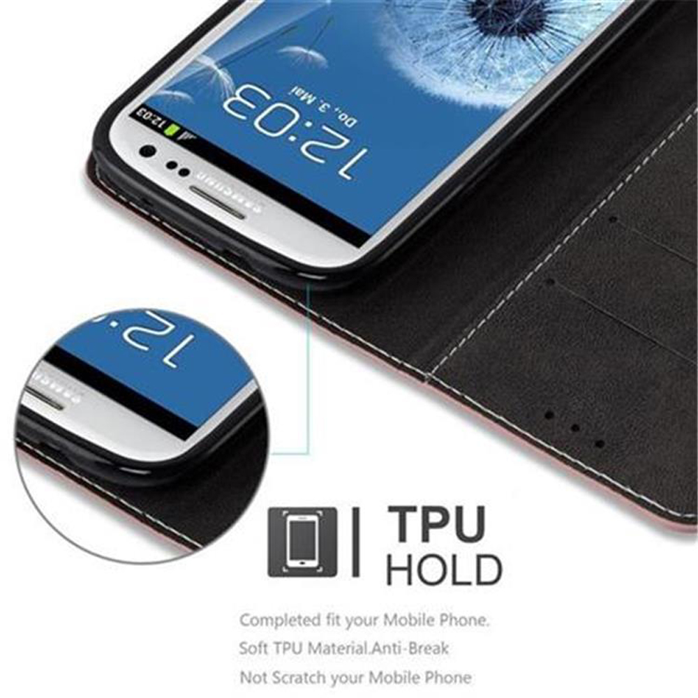 Telefono in custodia, aperto. Schermo che mostra l'ora. Testo TPU HOLD e dettaglio del telefono.
