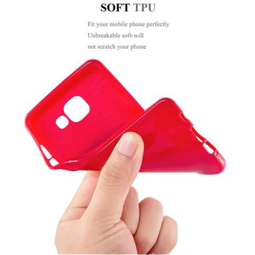 Eine Hand hält eine rote Handyhülle. Text: 'SOFT TPU'.