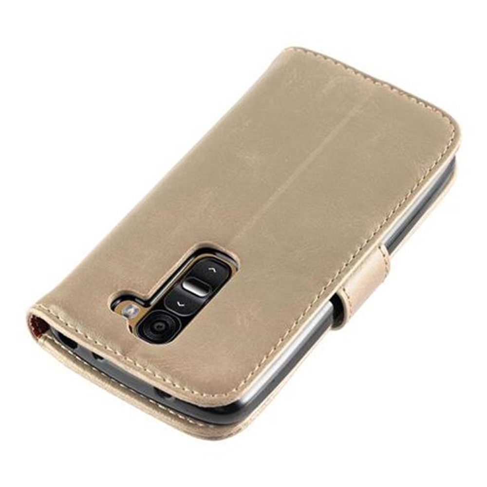 Funda de teléfono beige, cerrada, con recorte de cámara y correa.