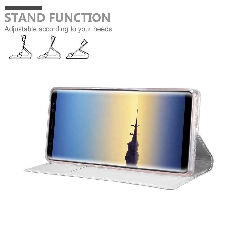 Ein Smartphone in einem Gehäuse zeigt eine Szene mit einem hohen Turm auf Wasser.