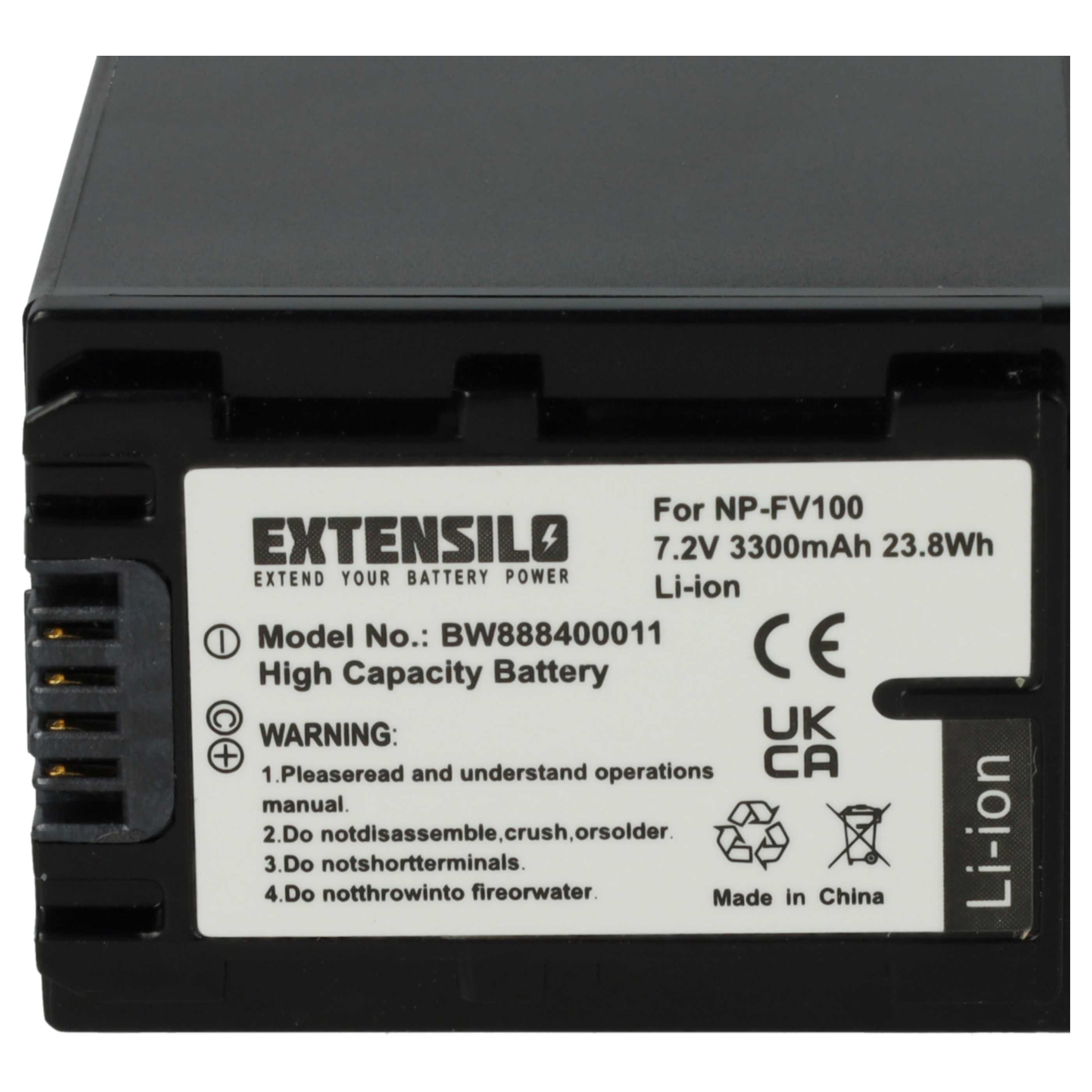 Schwarze rechteckige Batterie mit weißem Etikett. Sie hat den Markennamen und Warnhinweise auf Englisch.