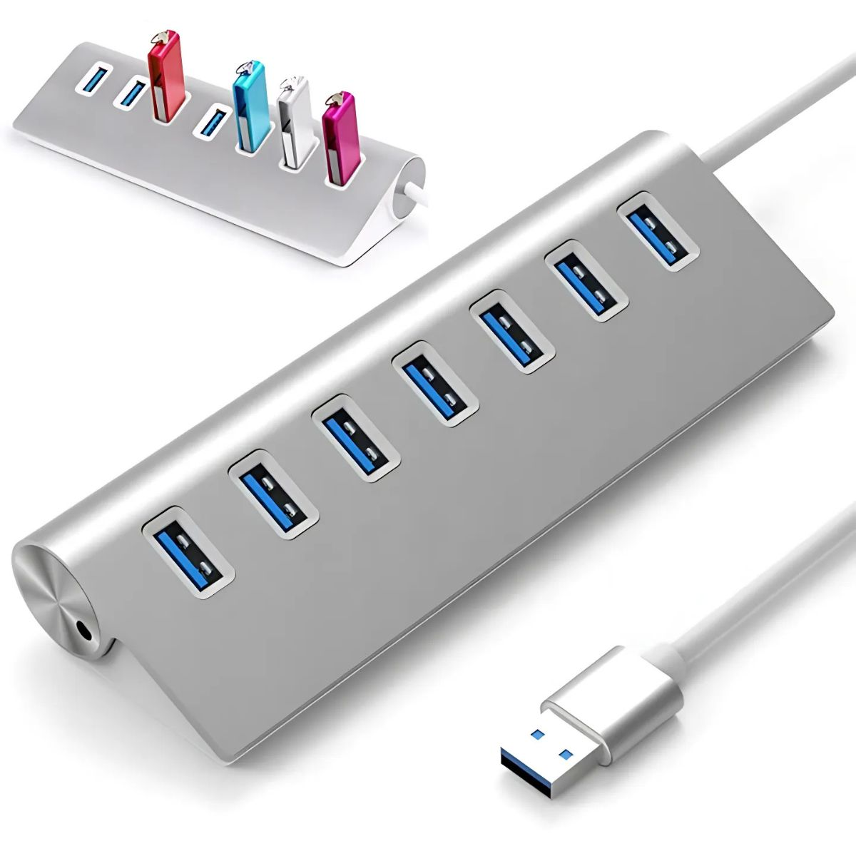 Srebrny hub USB z wieloma portami i kablem USB. Podłączonych jest kilka dysków USB.