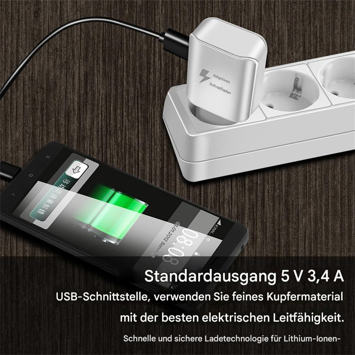 Telefon lädt, Ladegerät weiß, an Steckdosenleiste angeschlossen, und Telefon.