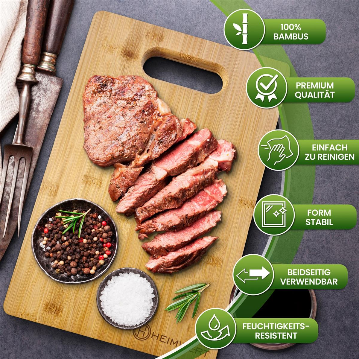 Schneidebrett mit Steak, Gewürzen und Symbolen für Kochanweisungen.