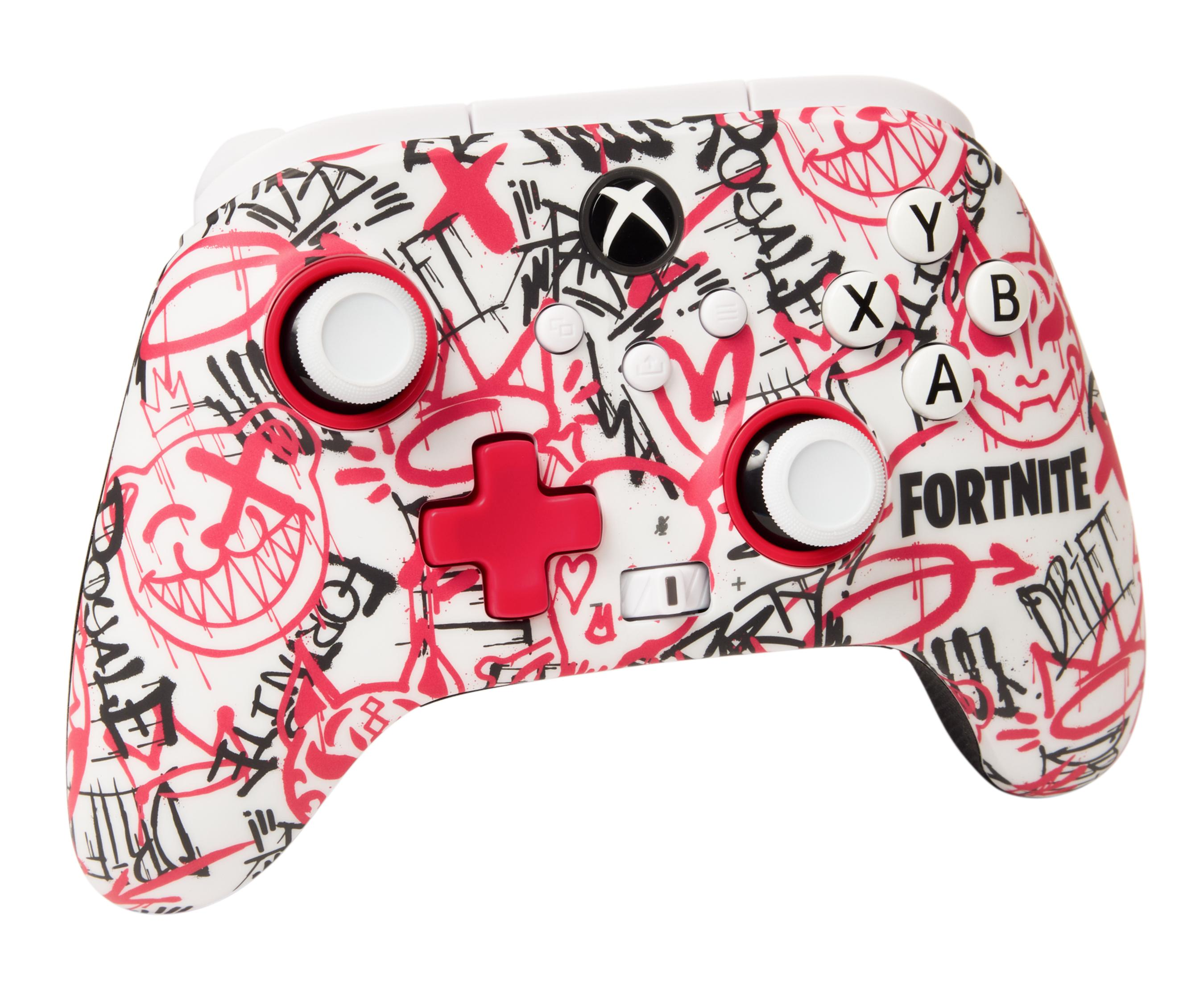 Biało-czerwony kontroler Xbox w stylu Fortnite z grafiką graffiti i wieloma przyciskami.