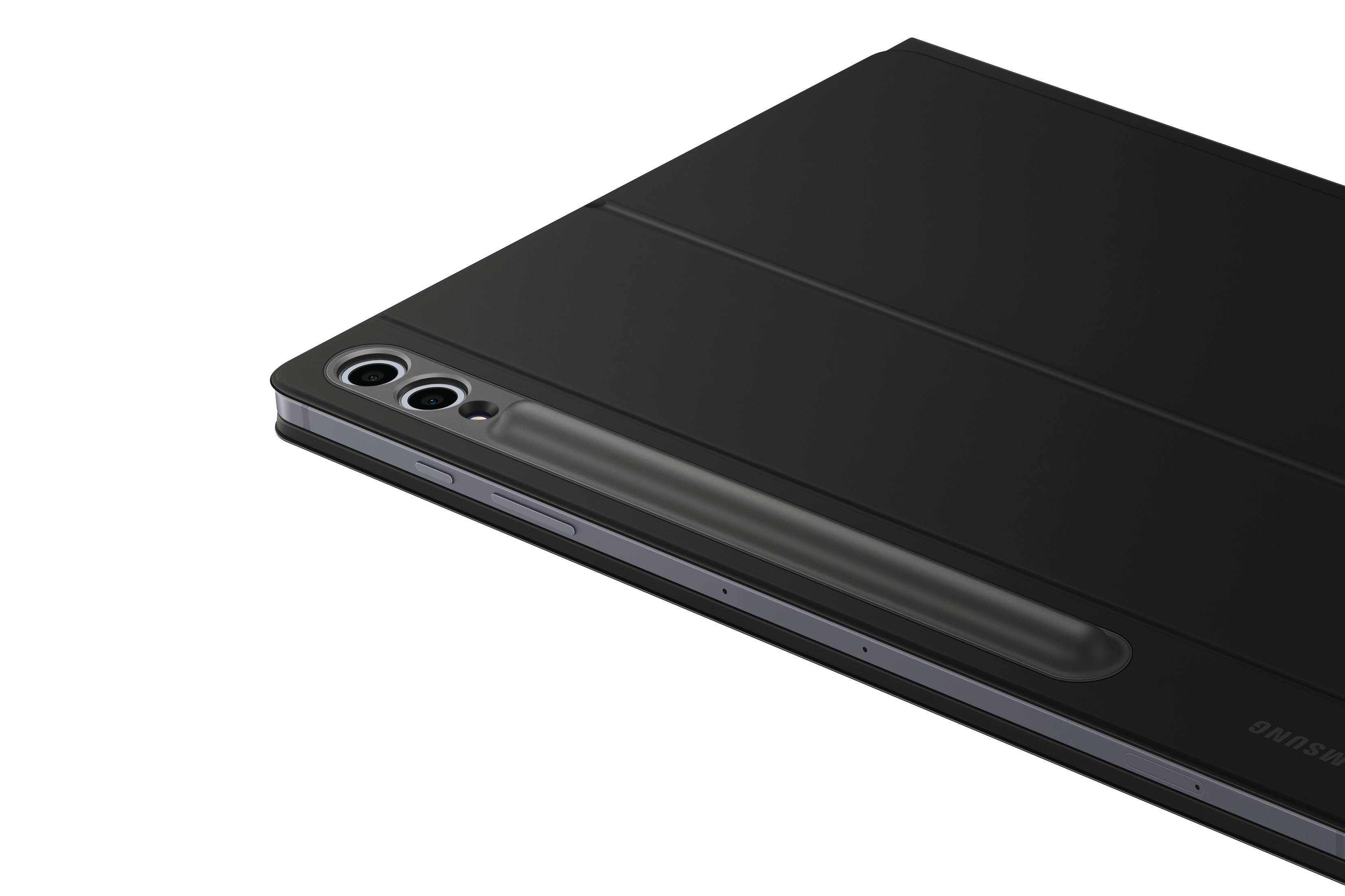 Tablette noire avec une housse. La housse est fermée et possède un porte-stylo. La marque est sur le bord.