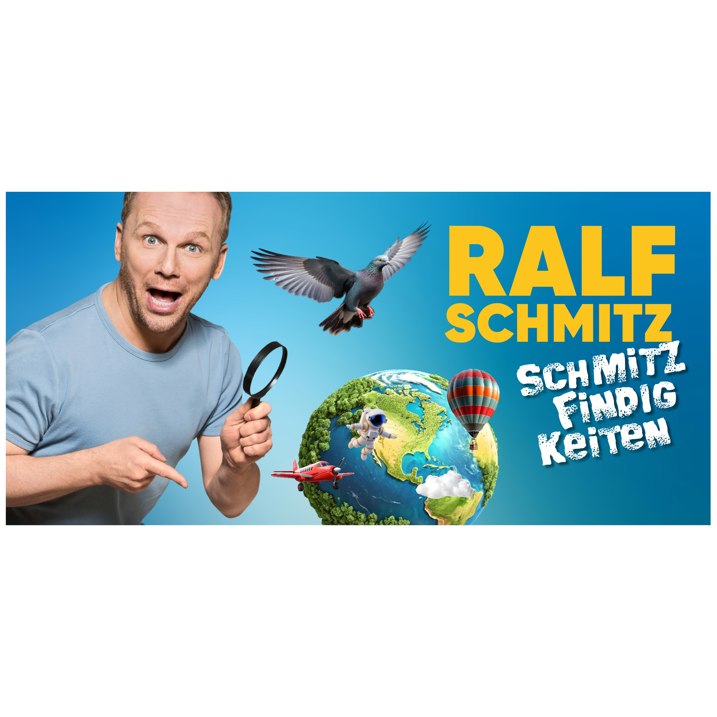 Mann mit Lupe zeigt. Globus mit Objekten und Text: Ralf Schmitz, Findig Keiten.