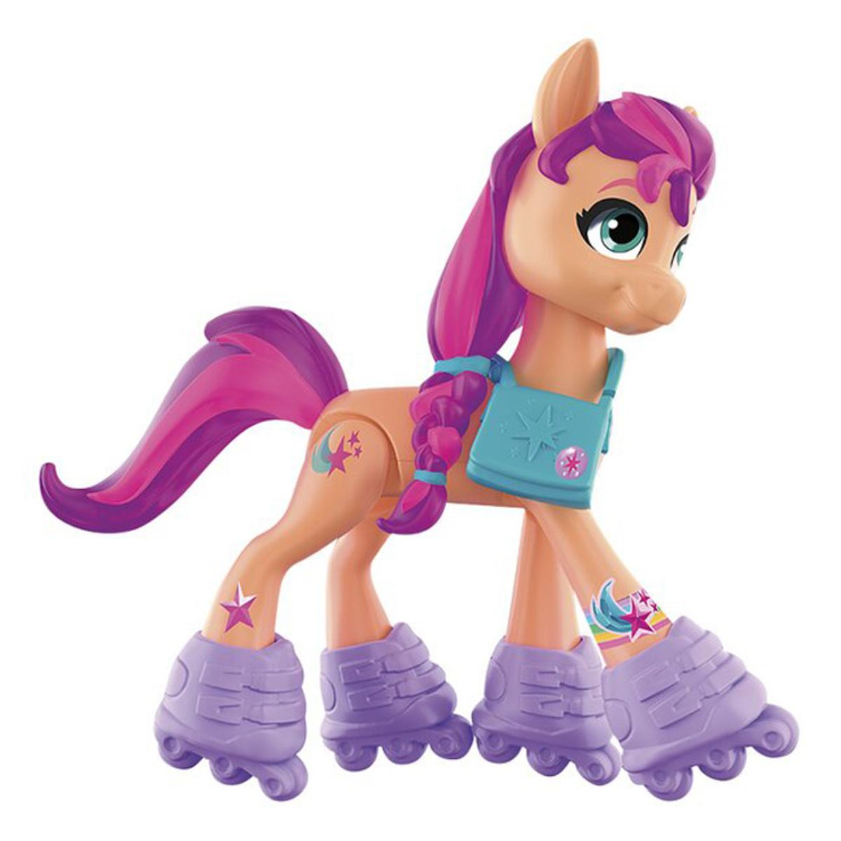 Un pony giocattolo con pattini a rotelle, gilet blu e criniera rosa e viola.