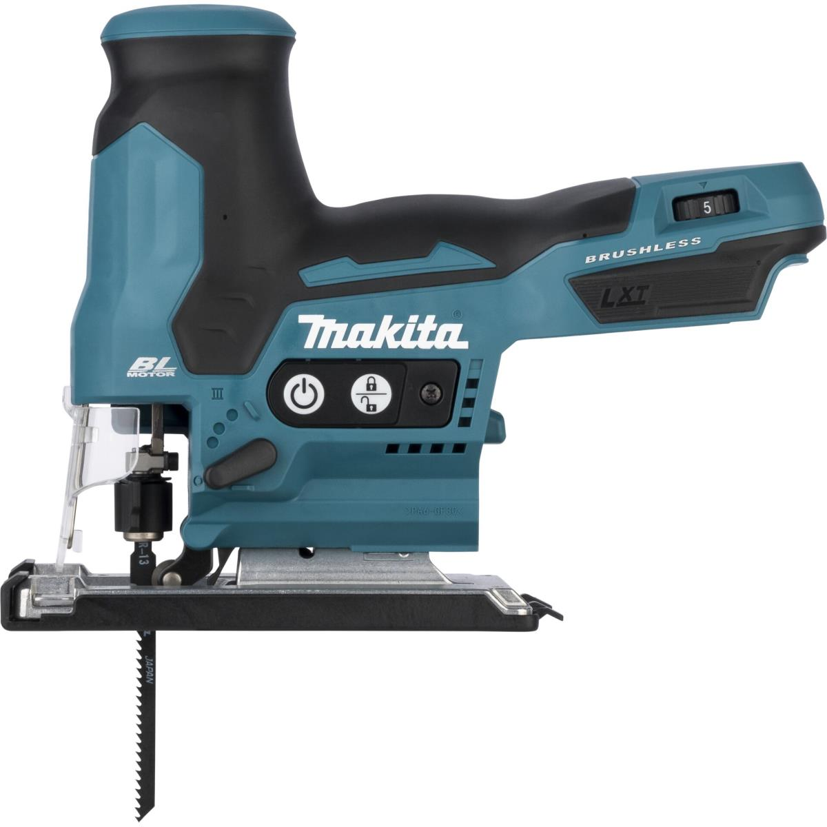 Eine teal-farbene und schwarze Makita Stichsäge mit einer schwarzen Klinge. Das Werkzeug hat einen Griff und eine schwarze Grundplatte.