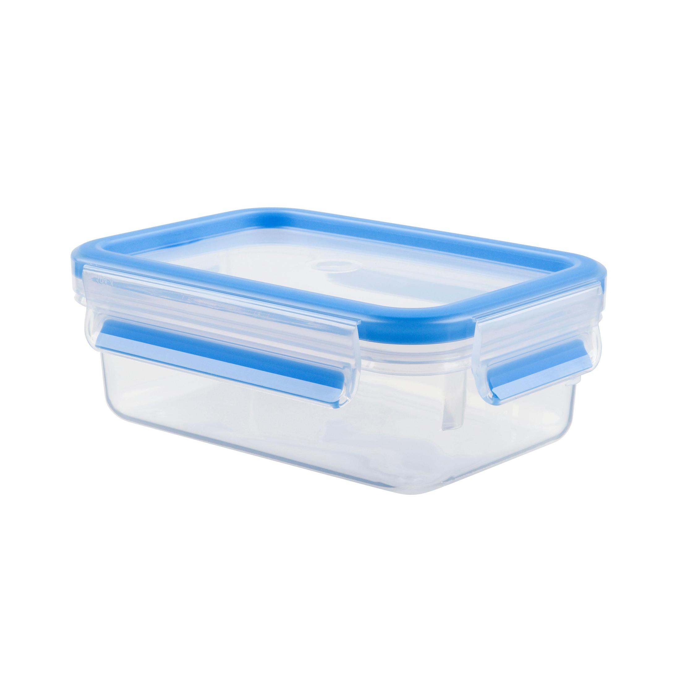 Transparenter Kunststoff-Lebensmittelbehälter mit blauem Deckel und sicheren Verschlüssen.