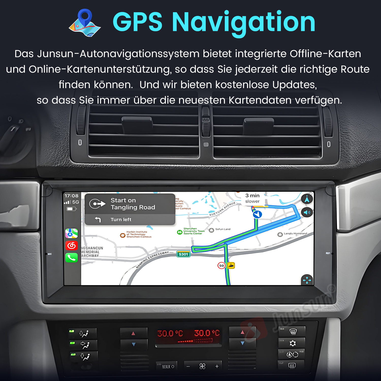 Armaturenbrett eines Autos mit Navigation. GPS-Anzeige zeigt Route, Geschwindigkeit und Text. Innenraum des Autos sichtbar.