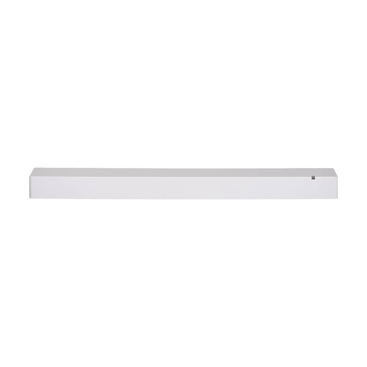 Soundbar bianca su una superficie bianca.