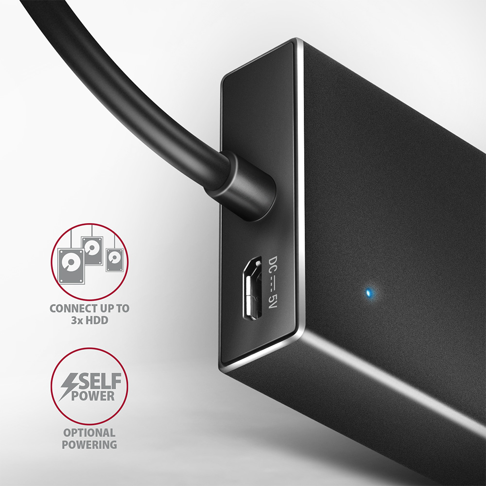 Hub USB nero, con un cavo USB collegato e testo sul collegamento di HDD e autoalimentazione.
