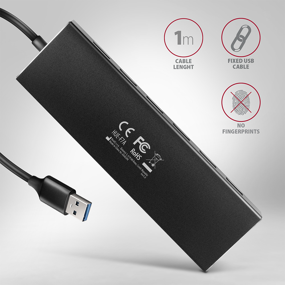 Hub USB nero con cavo e testo.