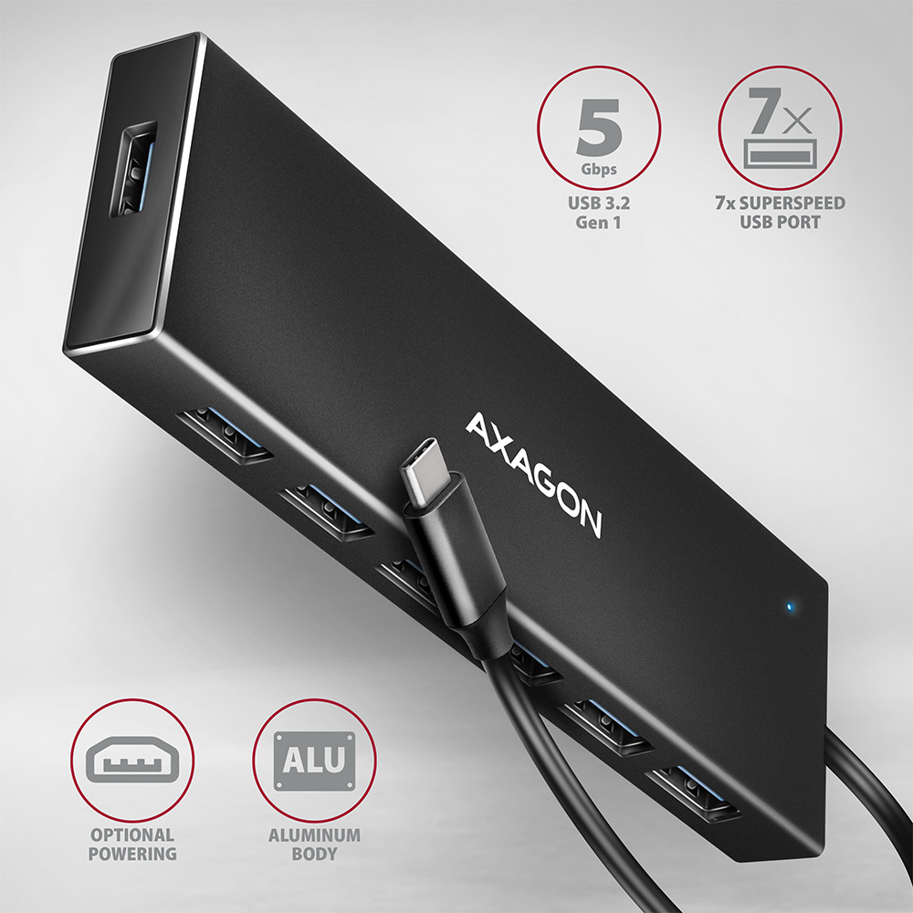 Un cavo USB-C nero con punta argentata, su sfondo bianco.