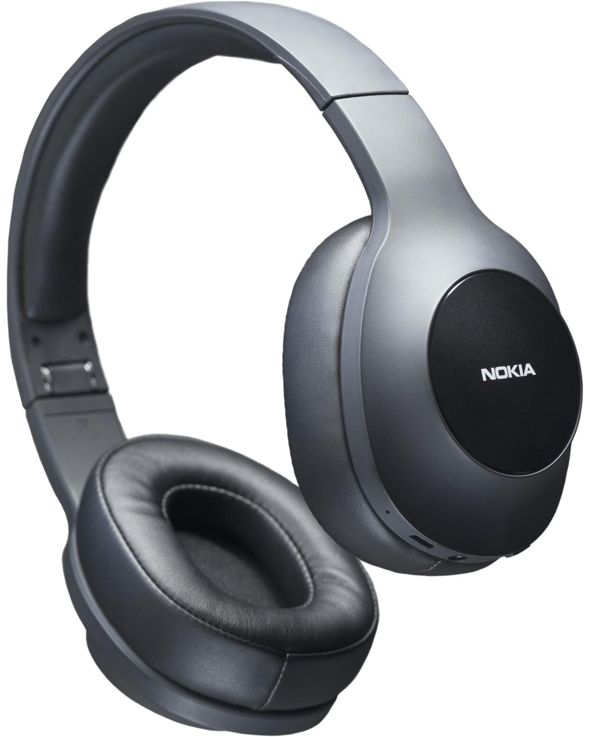 Cuffie Nokia grigie, vista angolata, con padiglioni e archetto visibili, sfondo bianco.