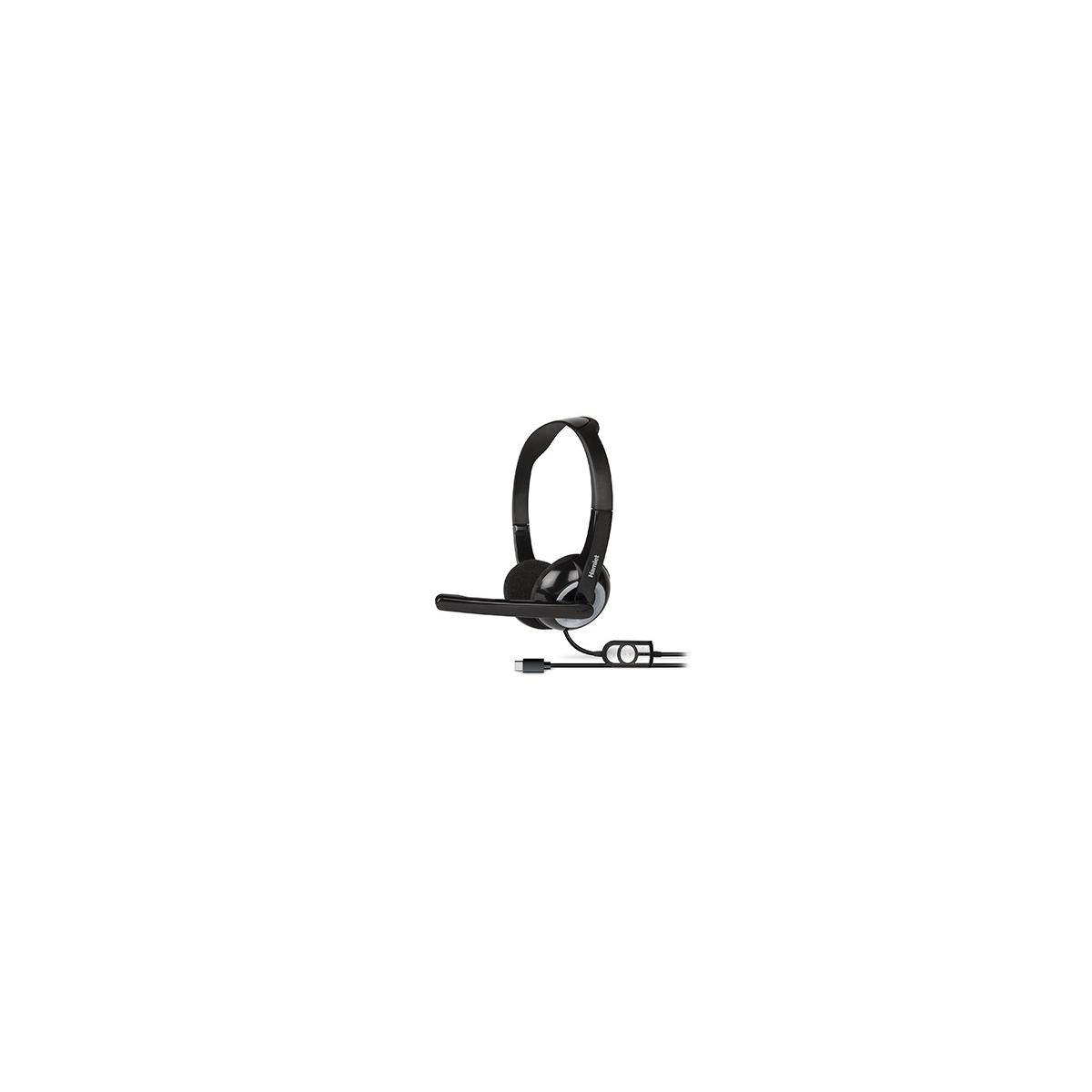 Cuffia nera con microfono e connettore USB, isolata su bianco.