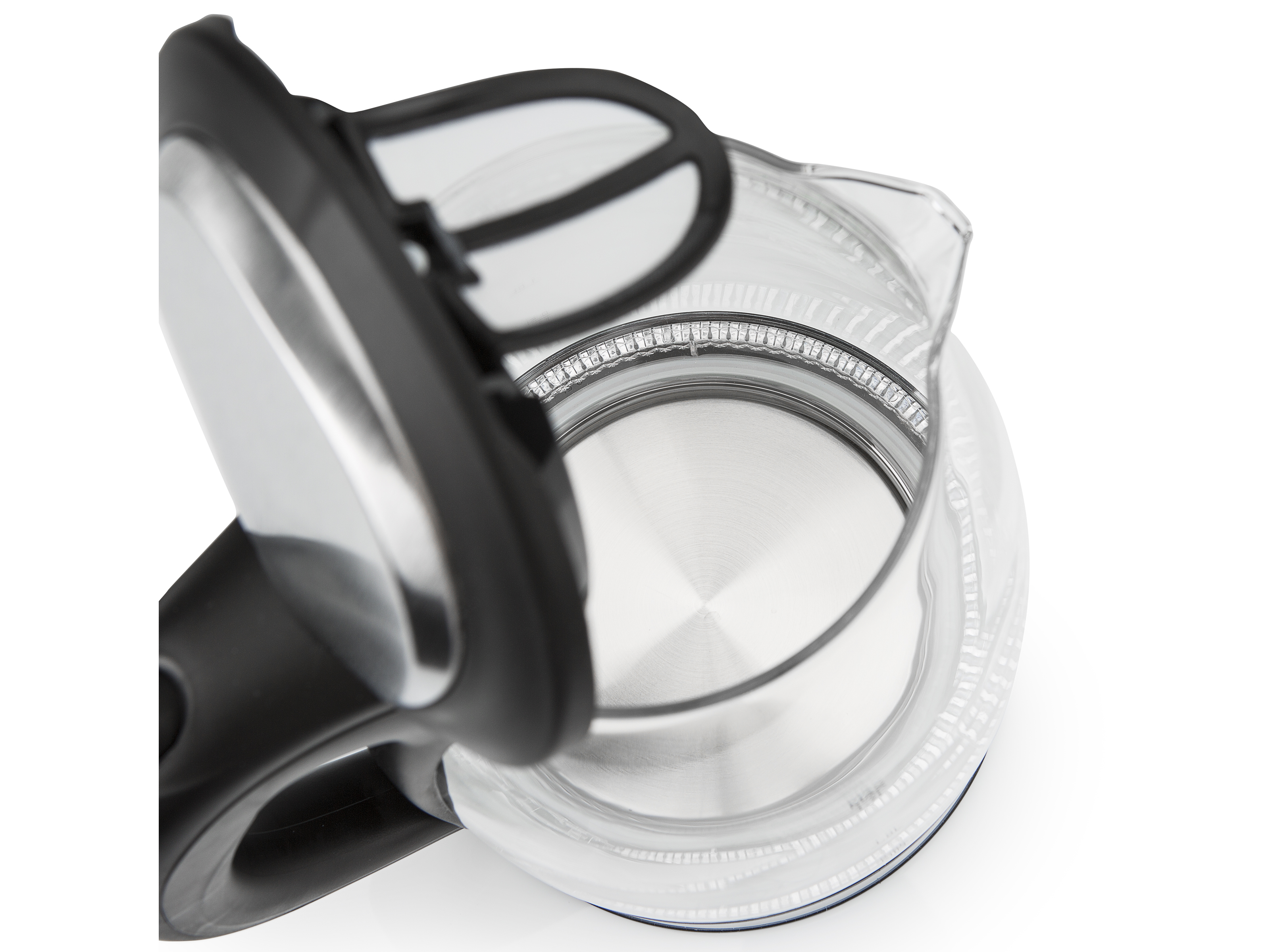 Przezroczysty szklany czajnik elektryczny z czarną pokrywką. Pokrywka jest otwarta. W środku znajduje się metalowa podstawa.