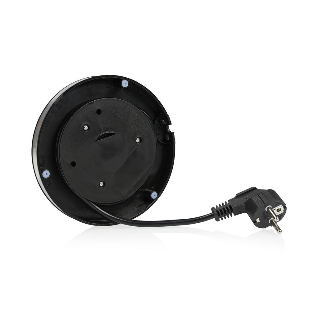 Czarna podstawa czajnika elektrycznego z dołączoną wtyczką i przewodem. Czarno-biała powierzchnia.