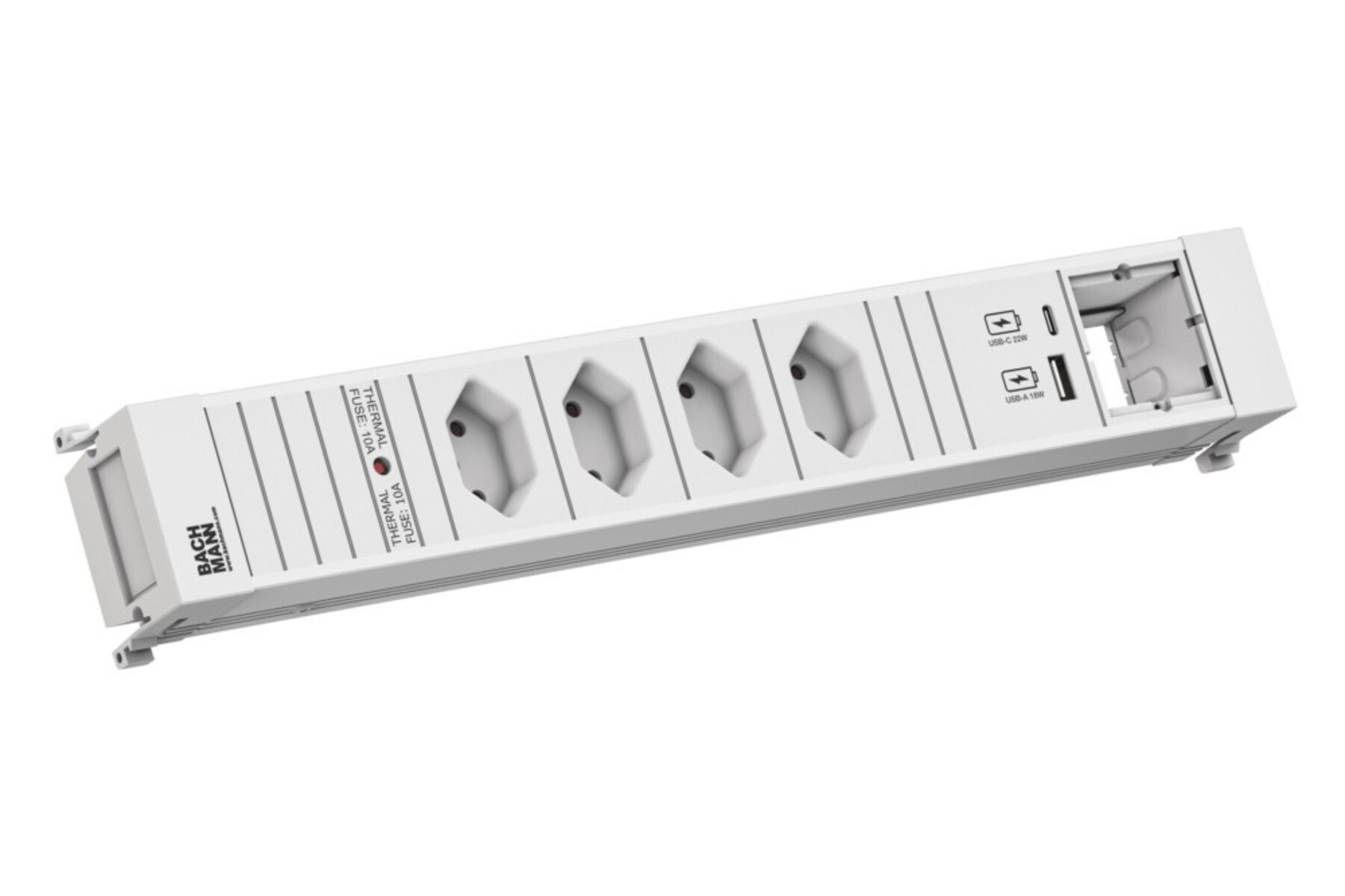 Weiße Steckdosenleiste mit vier Steckdosen, USB-Anschlüssen. Text Bachmann und Sicherung.