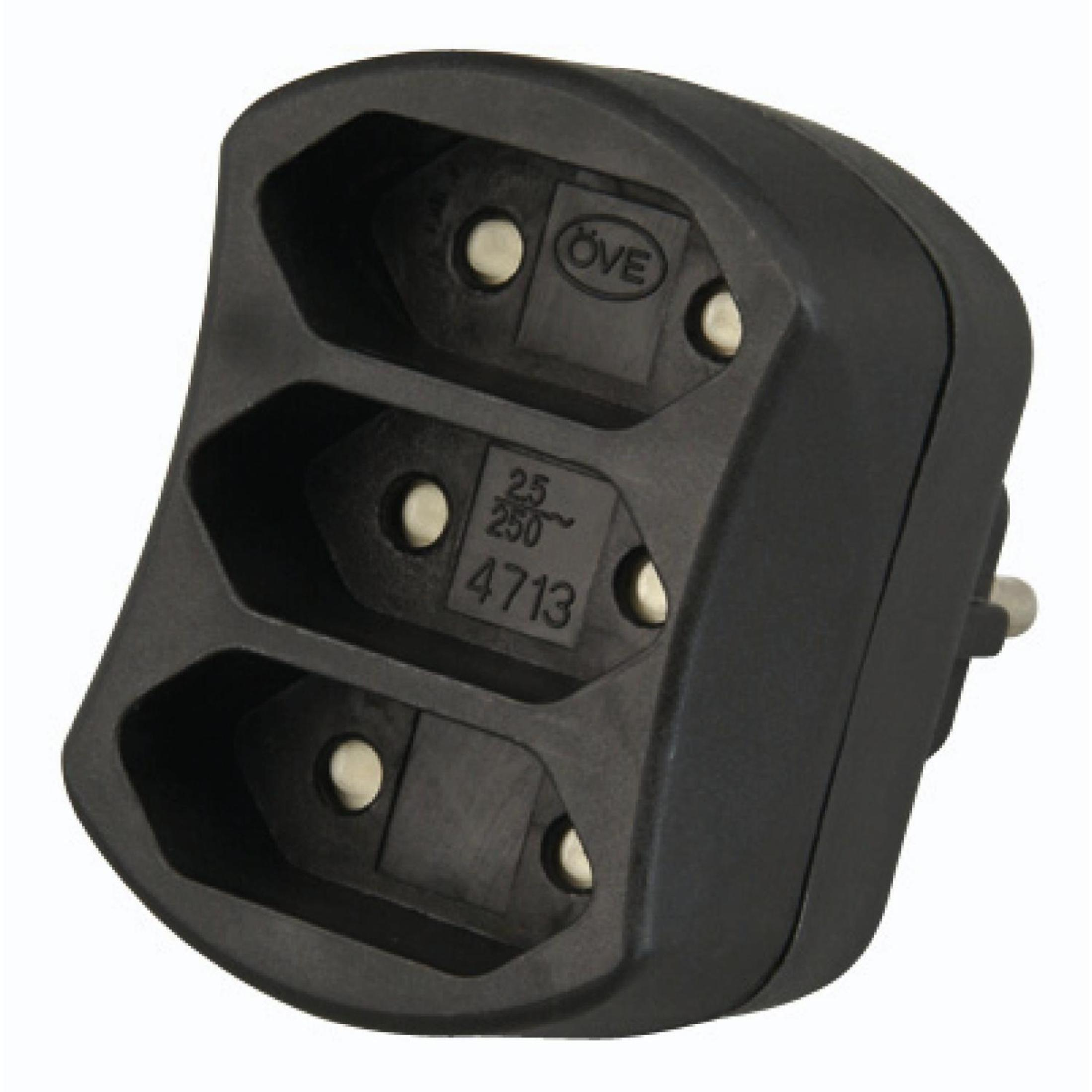 Ein schwarzer Elektro-Adapter mit drei Steckdosen. Er hat Markierungen und ist abgewinkelt mit einer abgerundeten Form.