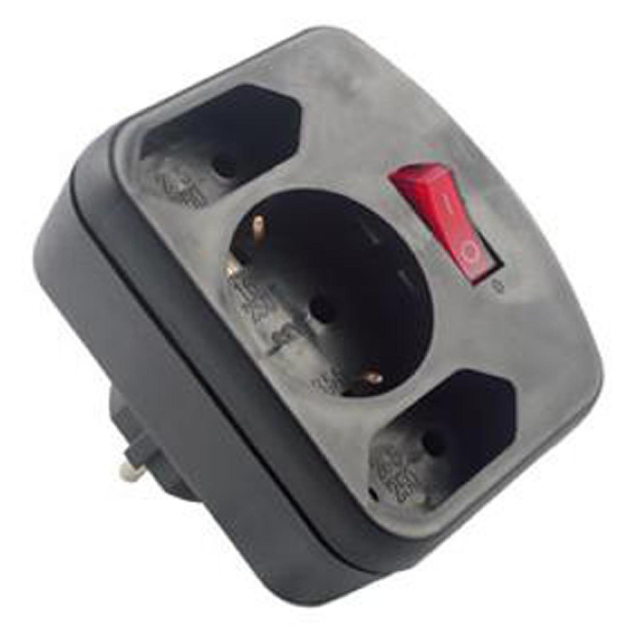 Adattatore multi-presa nero con tre prese e interruttore rosso.