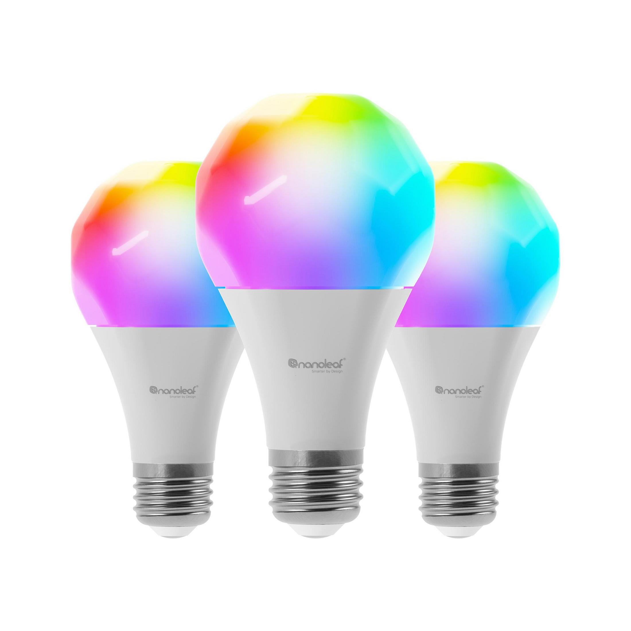Tre lampadine a LED con gradienti colorati su sfondo bianco.