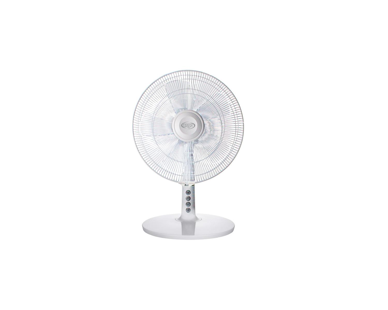 Ventilatore bianco con pale e base. Lo sfondo è bianco.