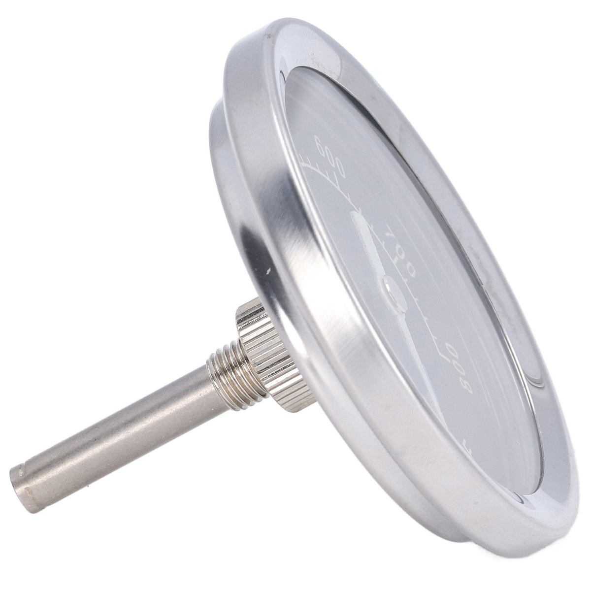 Ein Metallthermometer. Die Skala zeigt 600, 700 und 800. Das Thermometer hat eine Sonde.