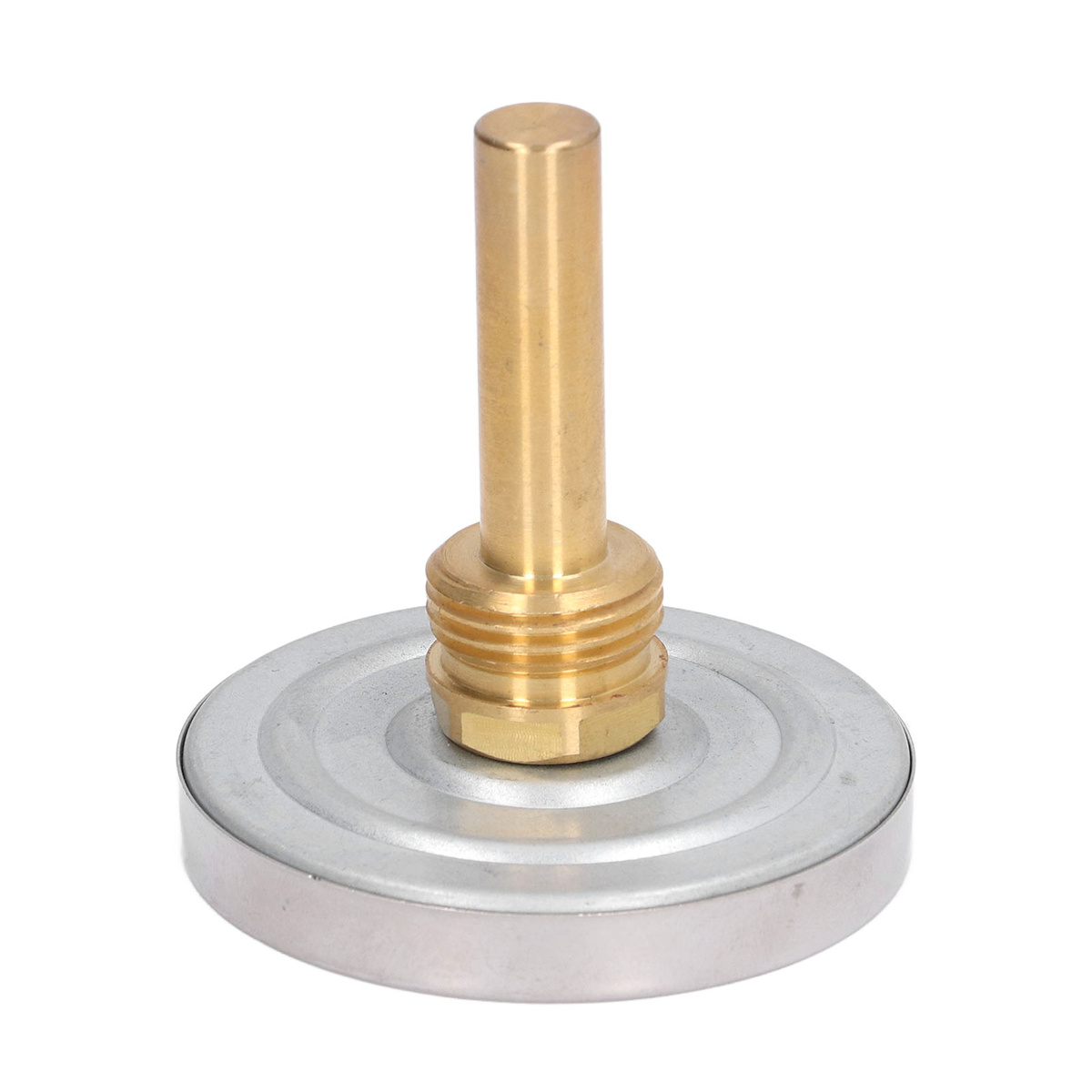 Ein Messing- und Metallthermometer auf weißem Hintergrund. Es hat einen Messingstiel und eine kreisförmige Metallbasis.