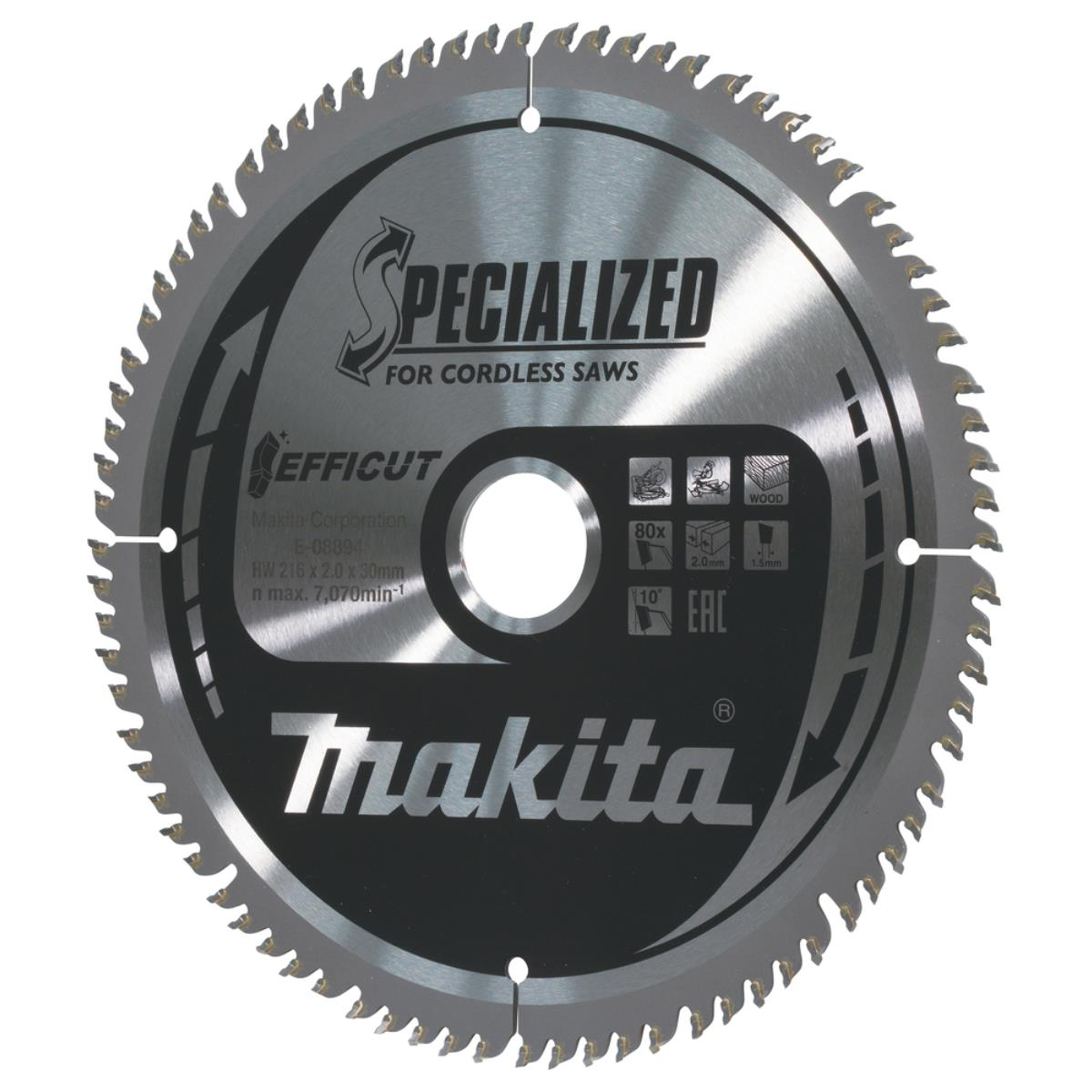 Kreissägeblatt. Silbernes Metall mit schwarzem Text. Die Marke ist Makita.