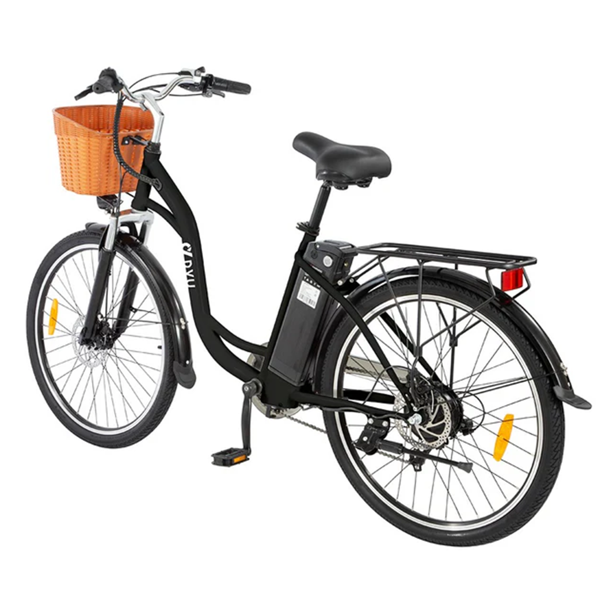 Czarny rower elektryczny z koszem, na białym tle.