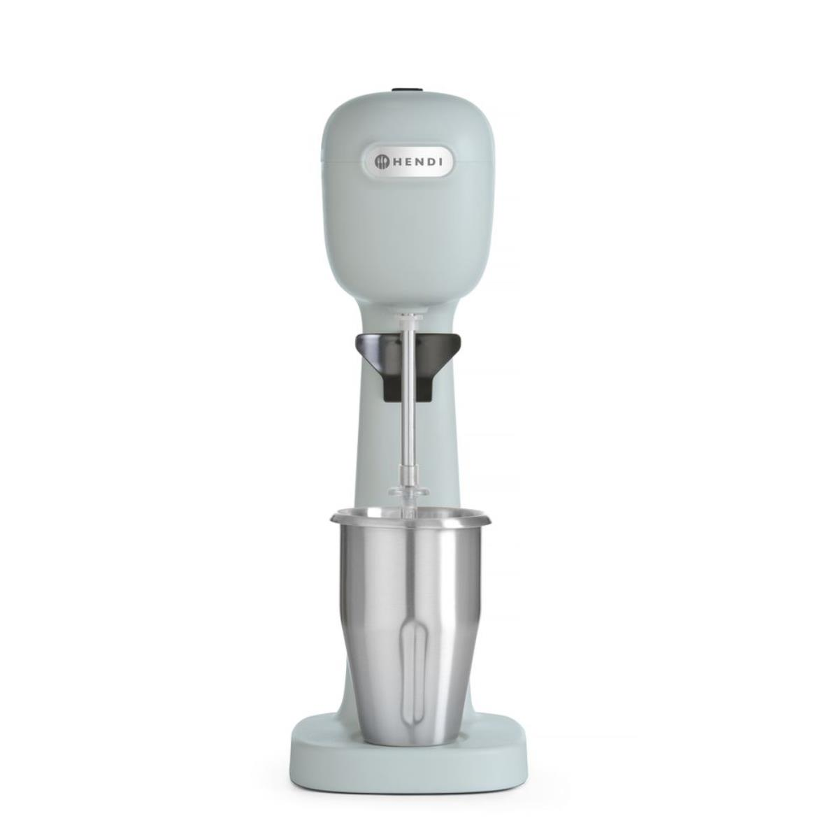 Ein hellblauer Milchshake-Maker mit Metallbecher auf weißer Oberfläche.
