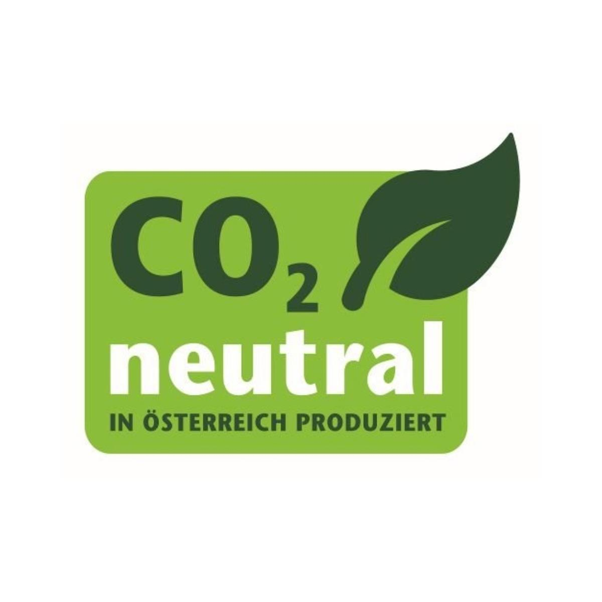 Carré vert avec texte 'CO2 neutral' et feuille. En dessous: 'IN ÖSTERREICH PRODUZIERT'.