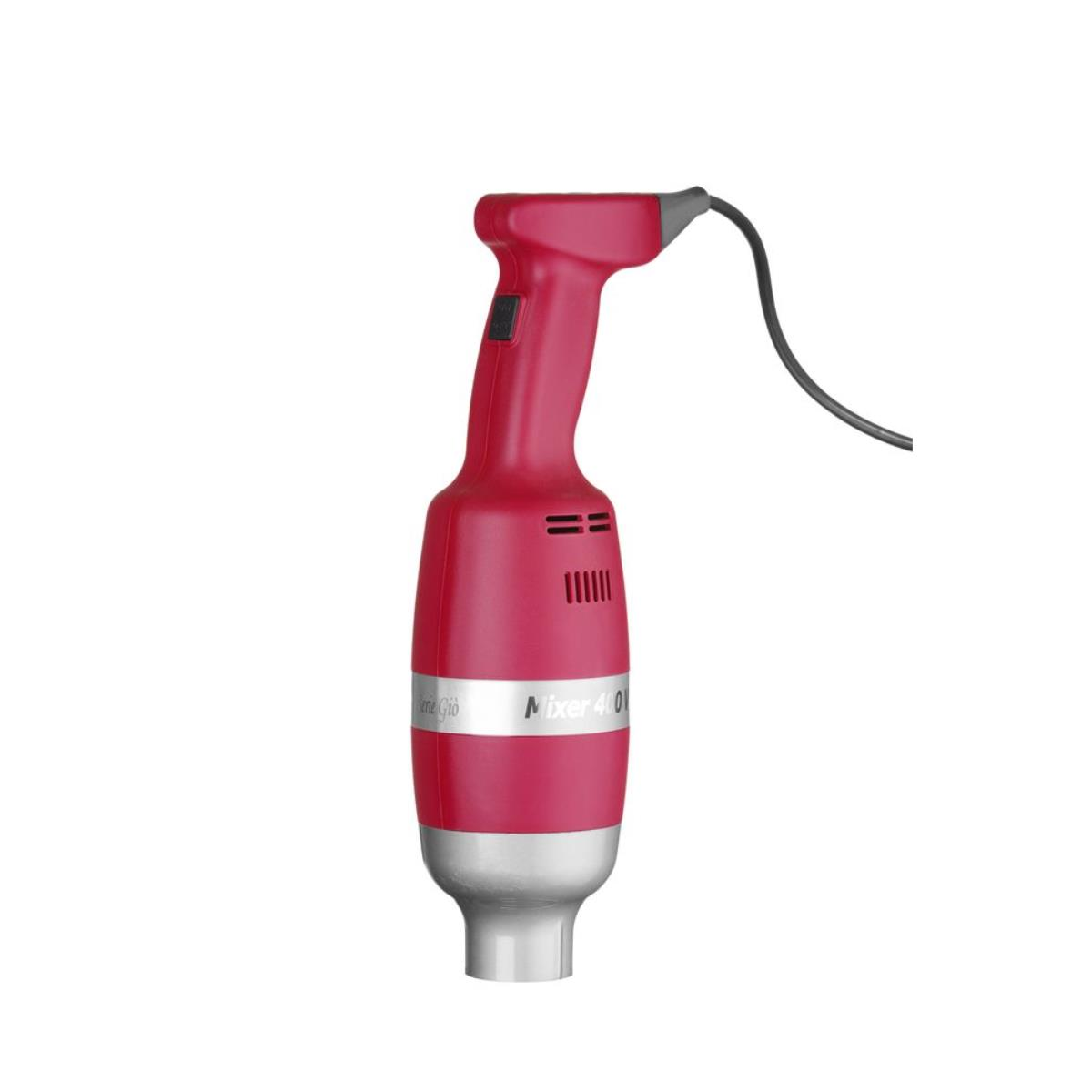 Roter und silberner Handmixer auf weißem Hintergrund.