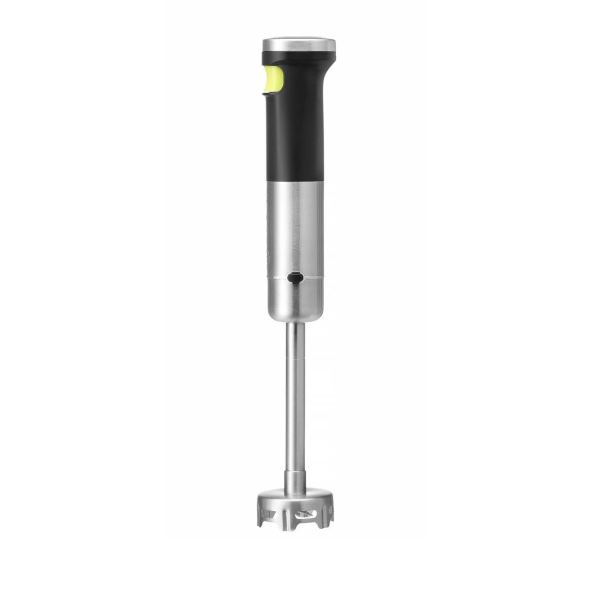 Een zilveren en zwarte staafmixer. De bovenkant is zwart, met een gele knop. De onderkant is een mes.