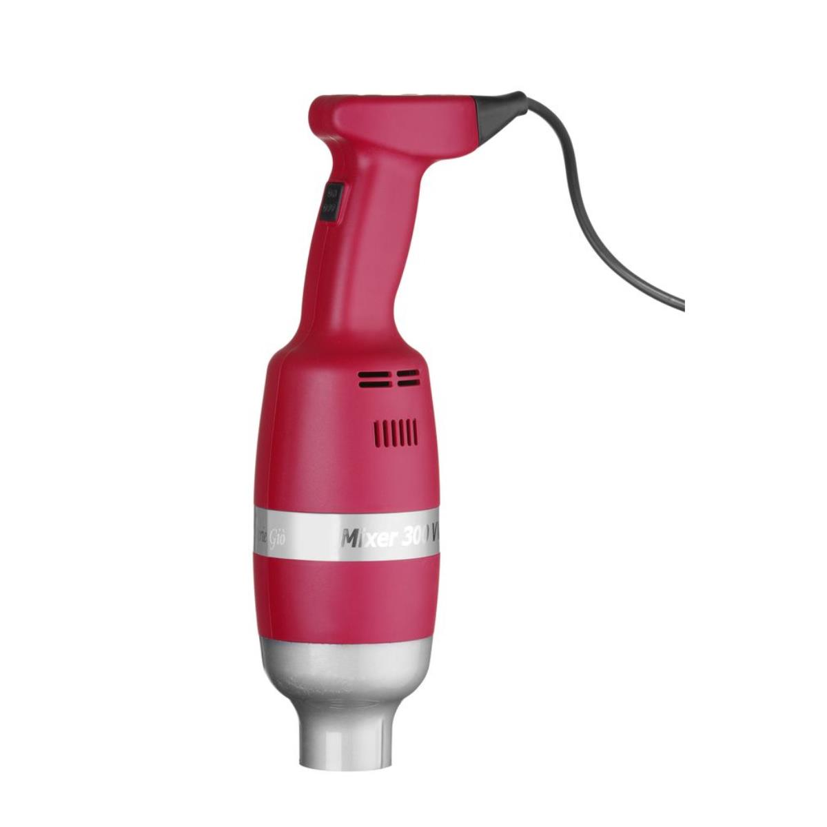 Ein roter, handgehaltener Stabmixer mit einem schwarzen Kabel. Der Mixer steht vor weißem Hintergrund.