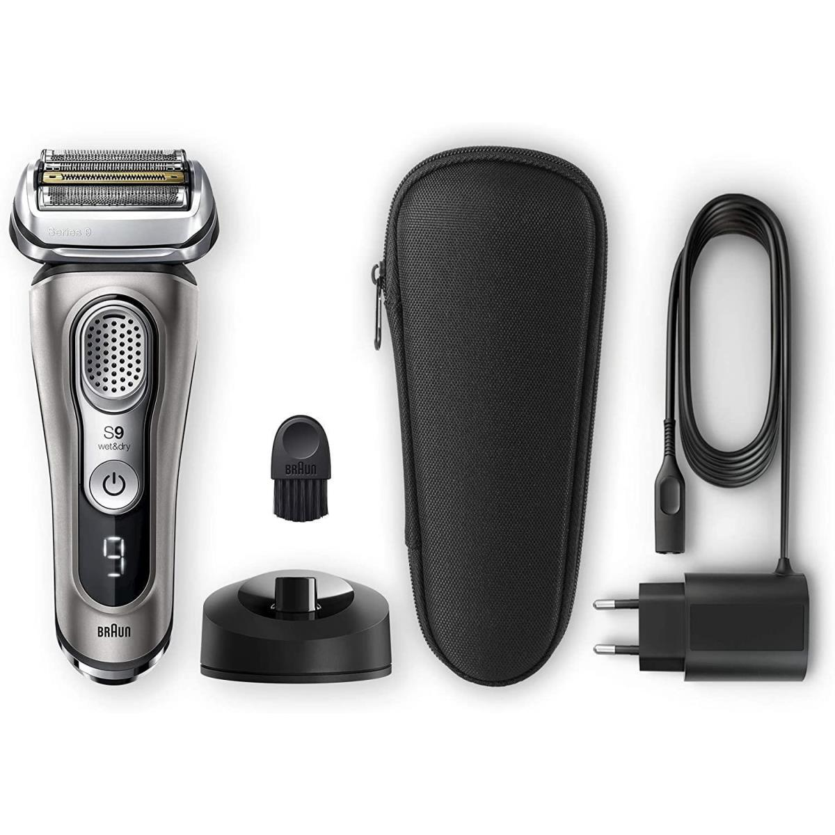 Rasoio Braun Series 9 Wet & Dry con accessori. Include il rasoio, un caricatore e una spazzola.